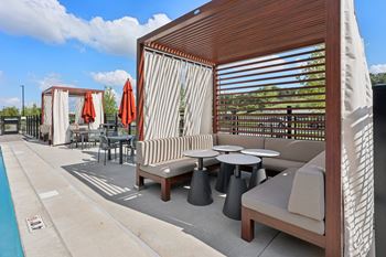 Pooldeck cabanas